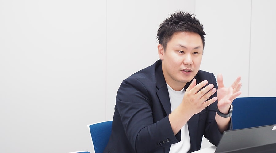 営業として大切なことは不信感を与えないことだと語る榎本