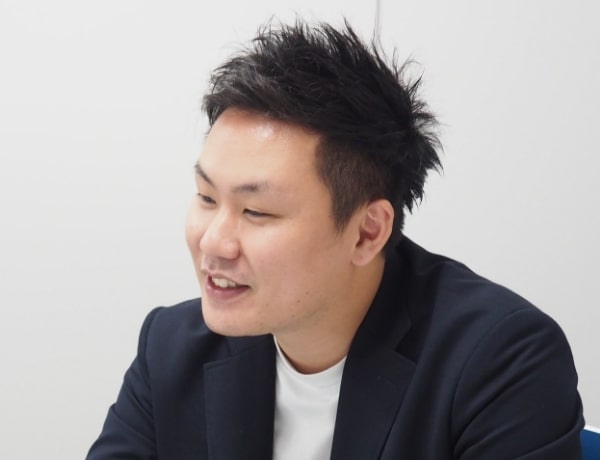 営業として大切なことは不信感を与えないことだと語る榎本