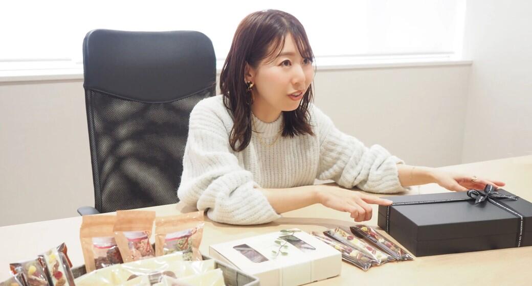 やりがいを感じながら障害者とクッキーを作る元パティシエの谷井