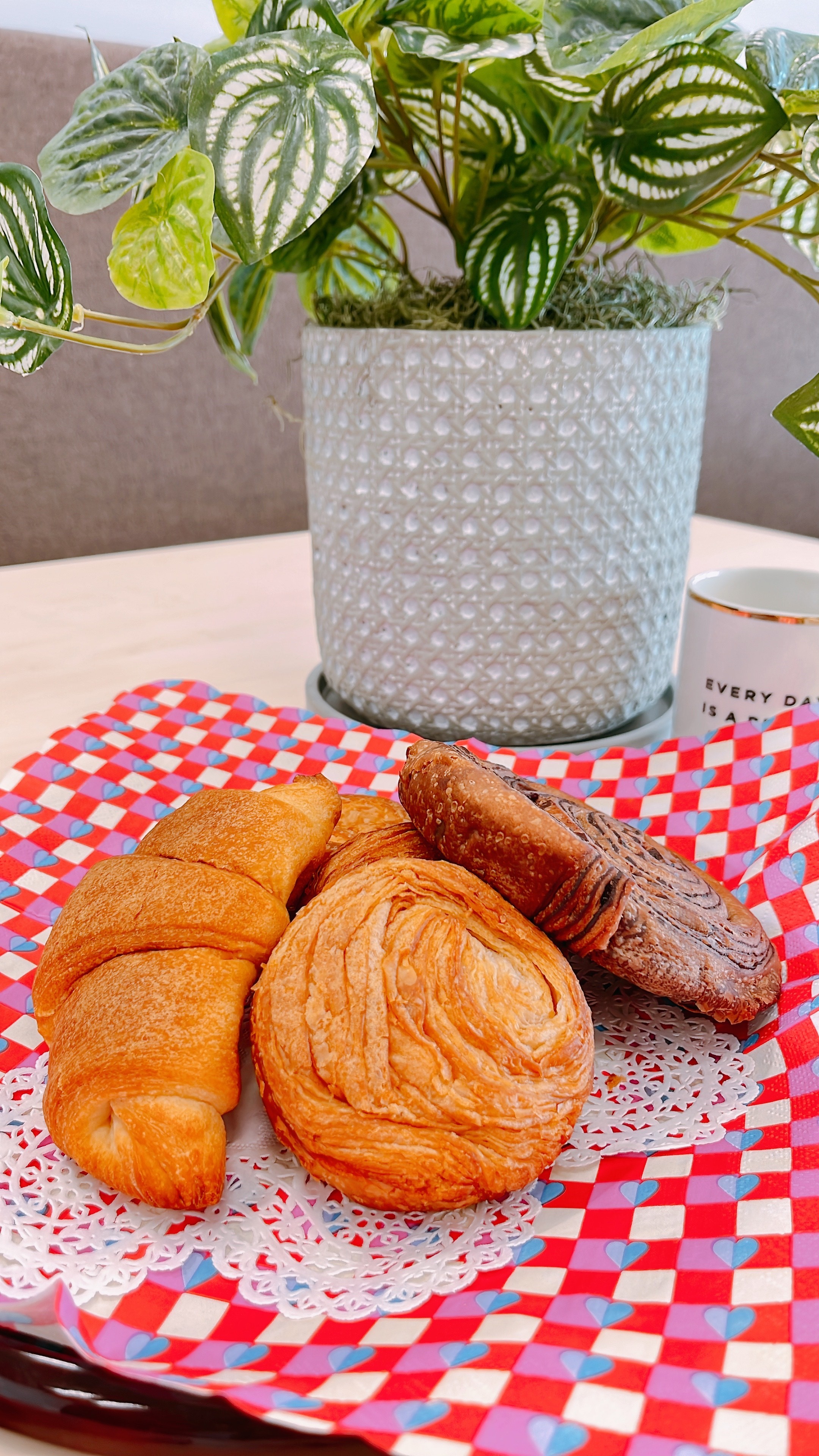 【時給1400円】土日休み＆日勤のみ♪おいしいパンを焼こう！