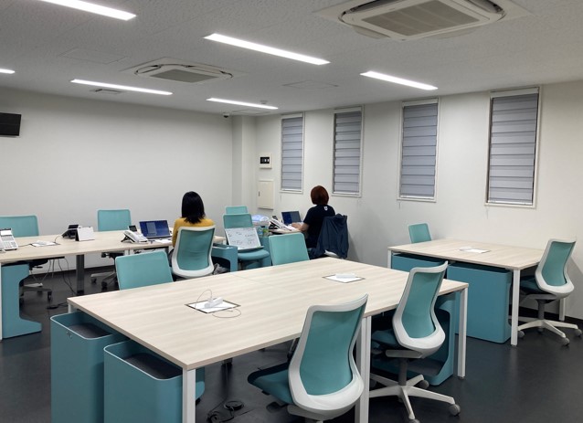 月10日～13日勤務★夜勤★車通勤OK！未経験から出来る電話受付