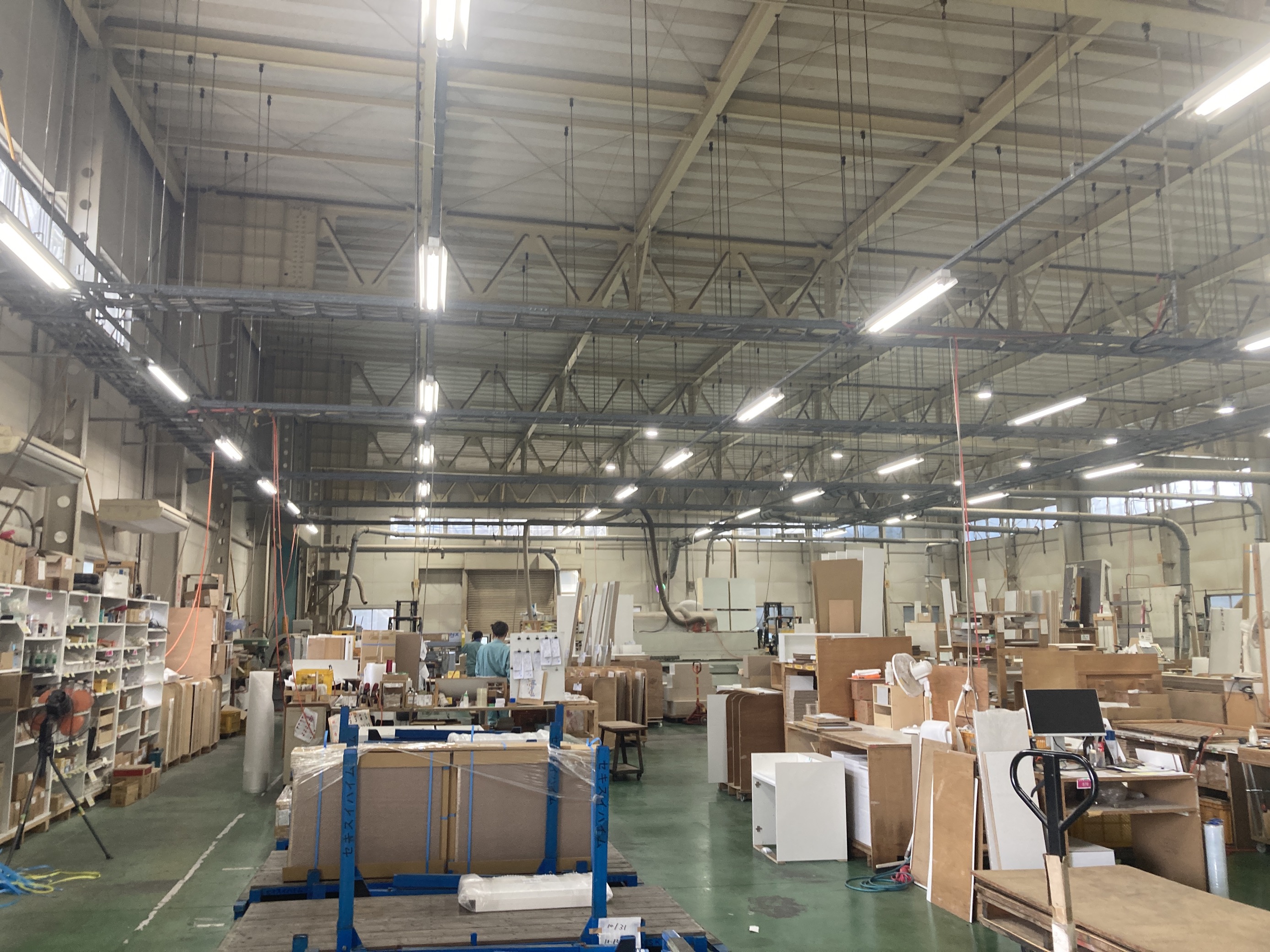 【吉川市旭】未経験OK！木製インテリアの組み立て！残業なし