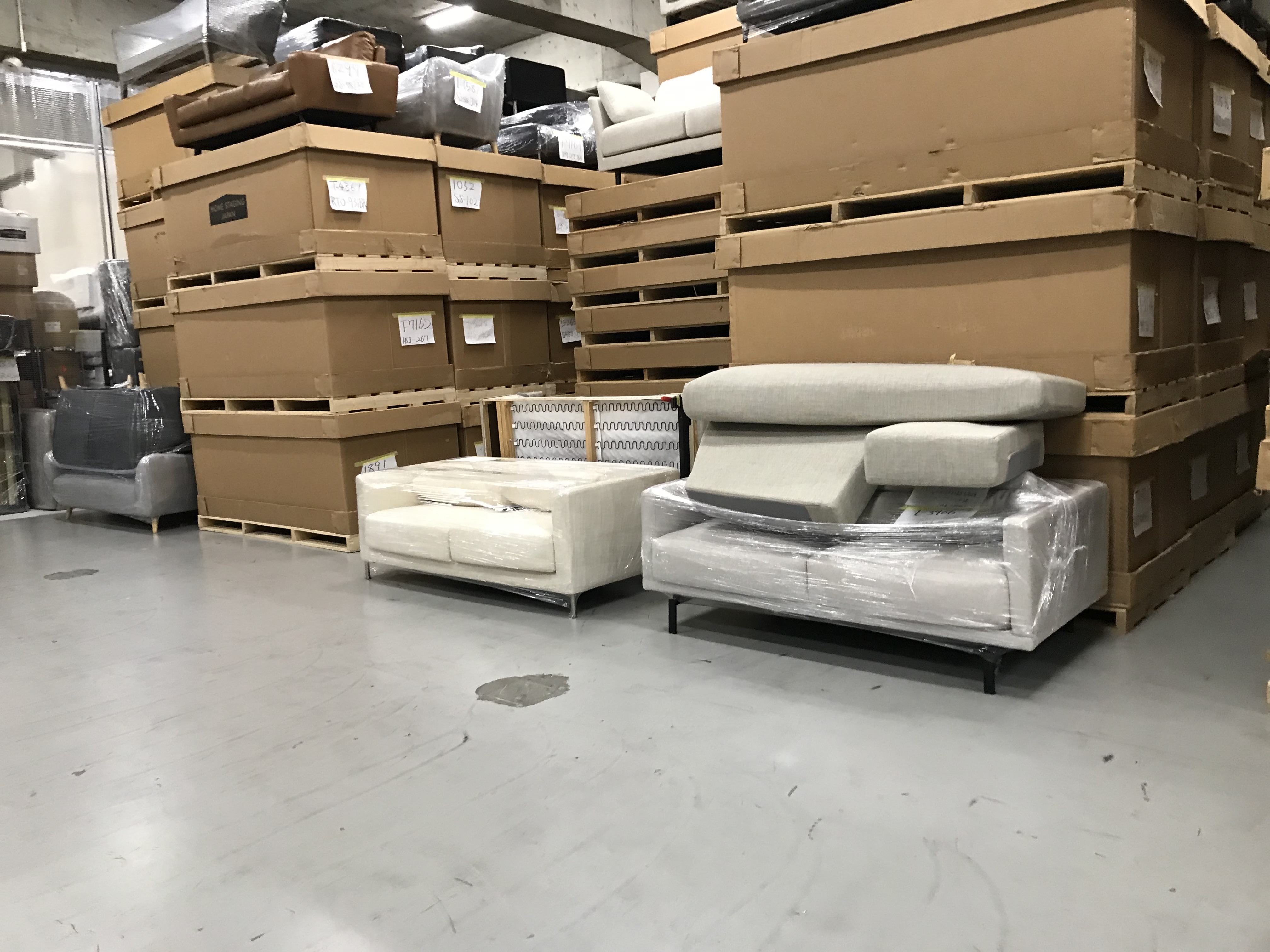 【インテリアの入出荷】月収例29万♪火水休み◎正社員化実績有