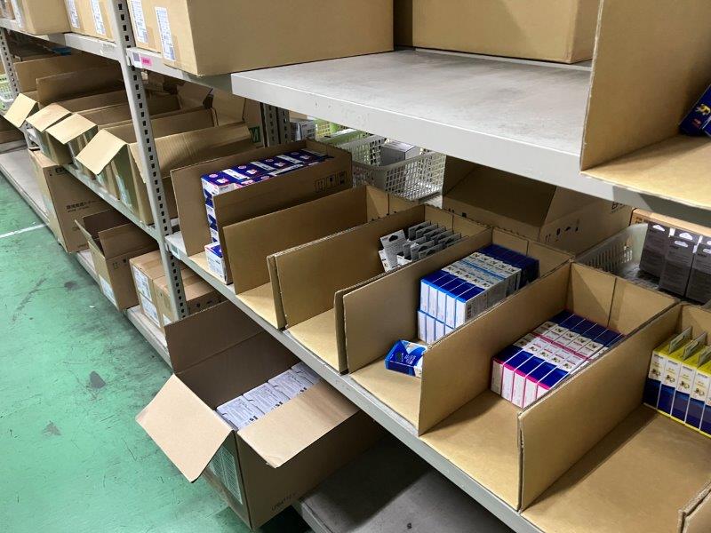 月収24万　日用品の入出荷　未経験OK＆車通勤OK