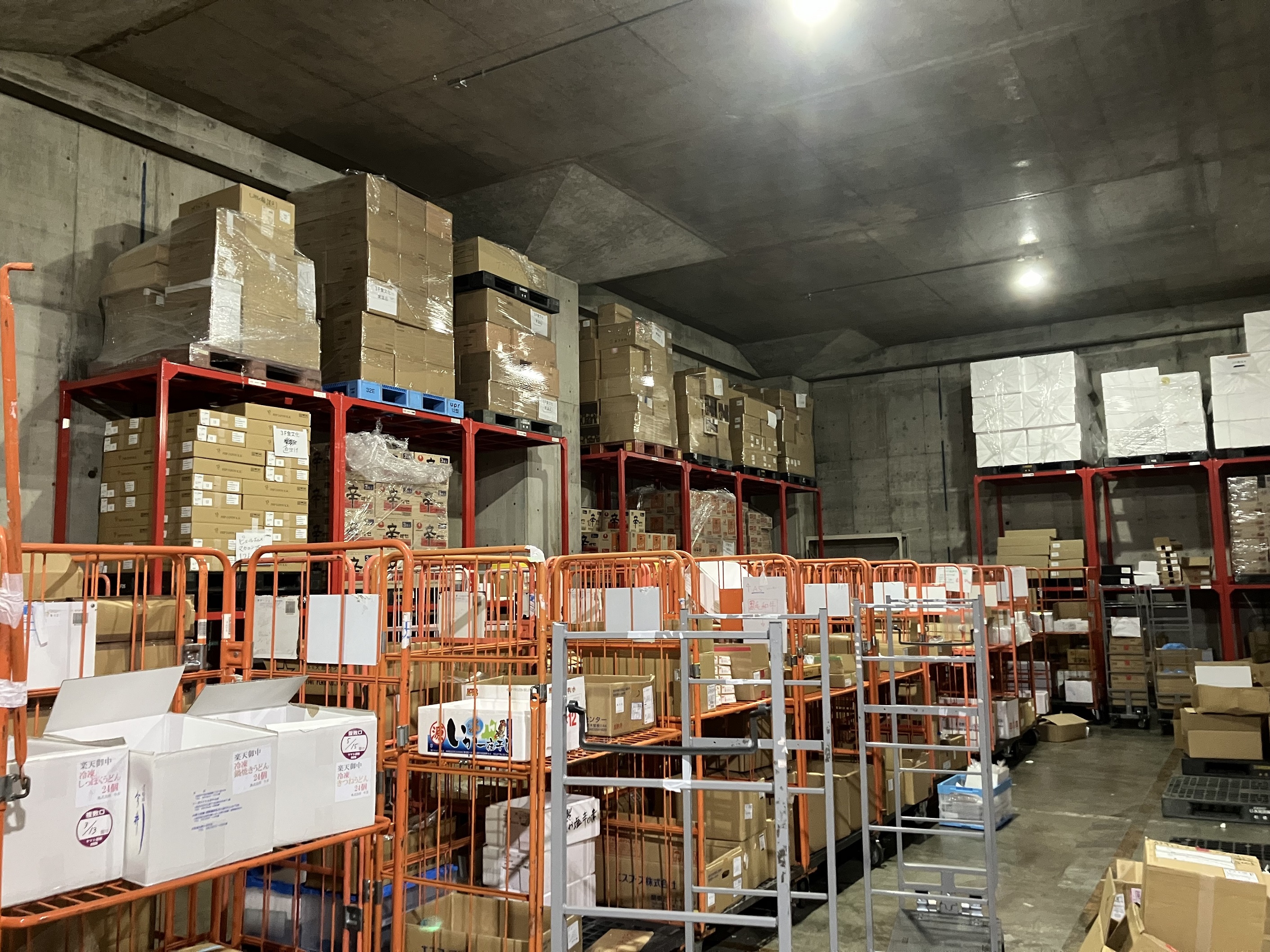 ＜南船橋＞おいしい商品をお届け！ギフト用食品の梱包