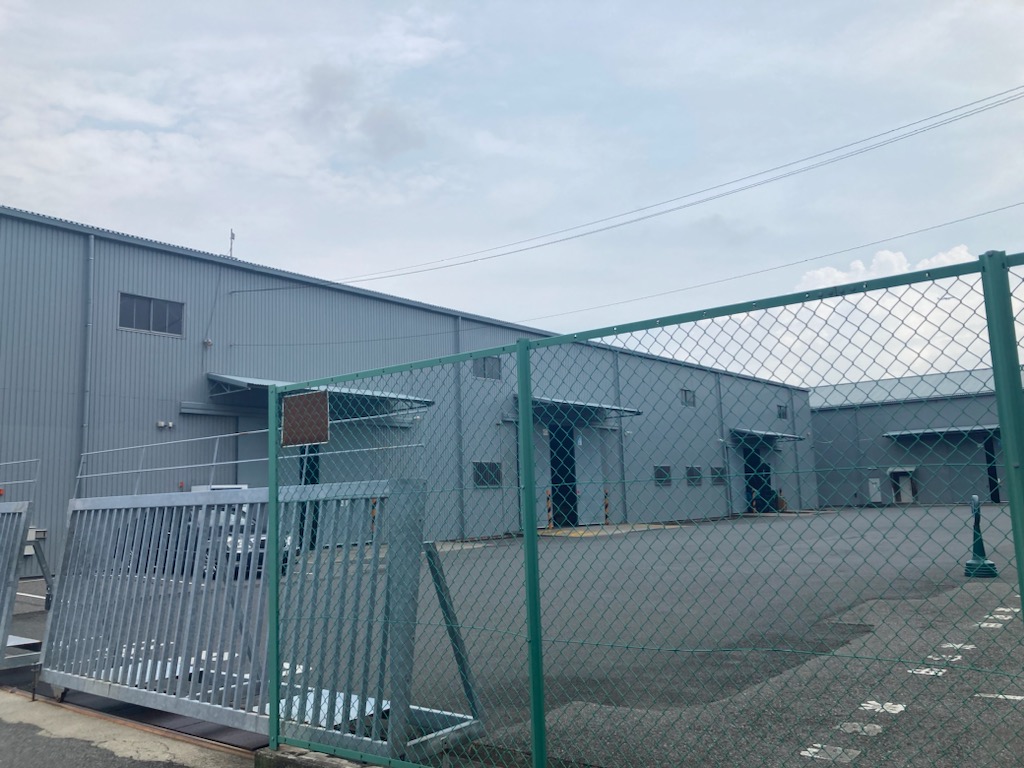 珍しい商品を扱う倉庫！カンタン梱包作業＼ミドルシニア活躍中／