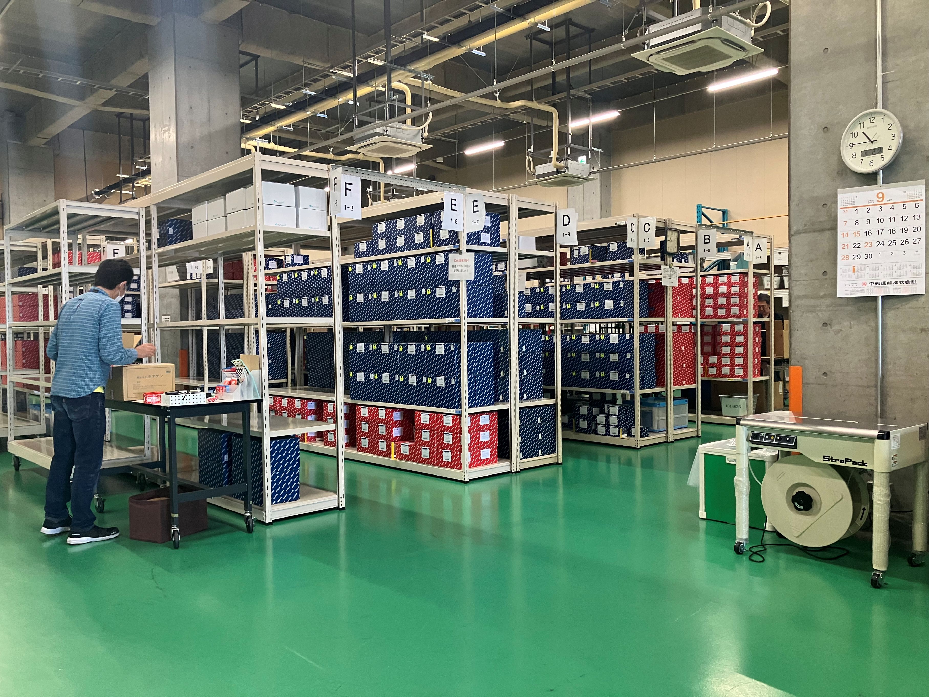 【週5日★13時まで】倉庫で軽い医薬品の出荷チェック／WワークOK