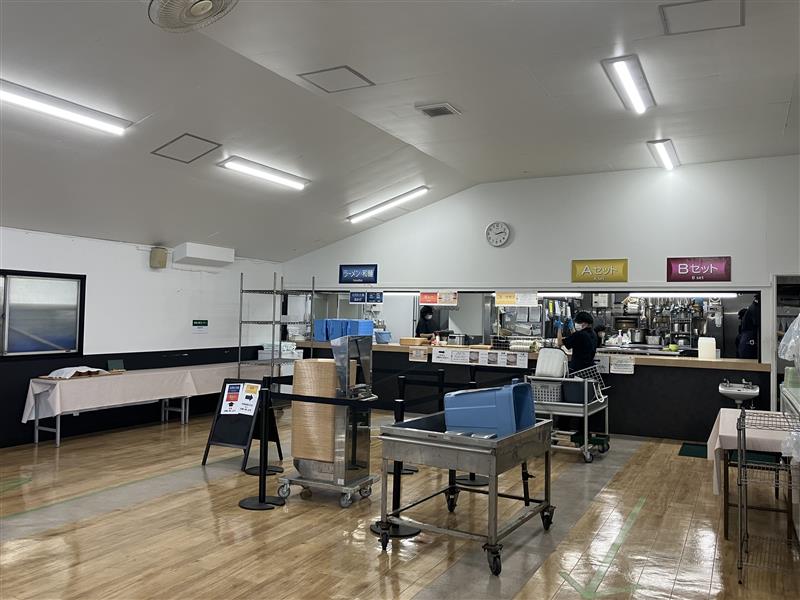 食堂×冷暖房×送迎バスあり！時間に追われないカンタン軽作業