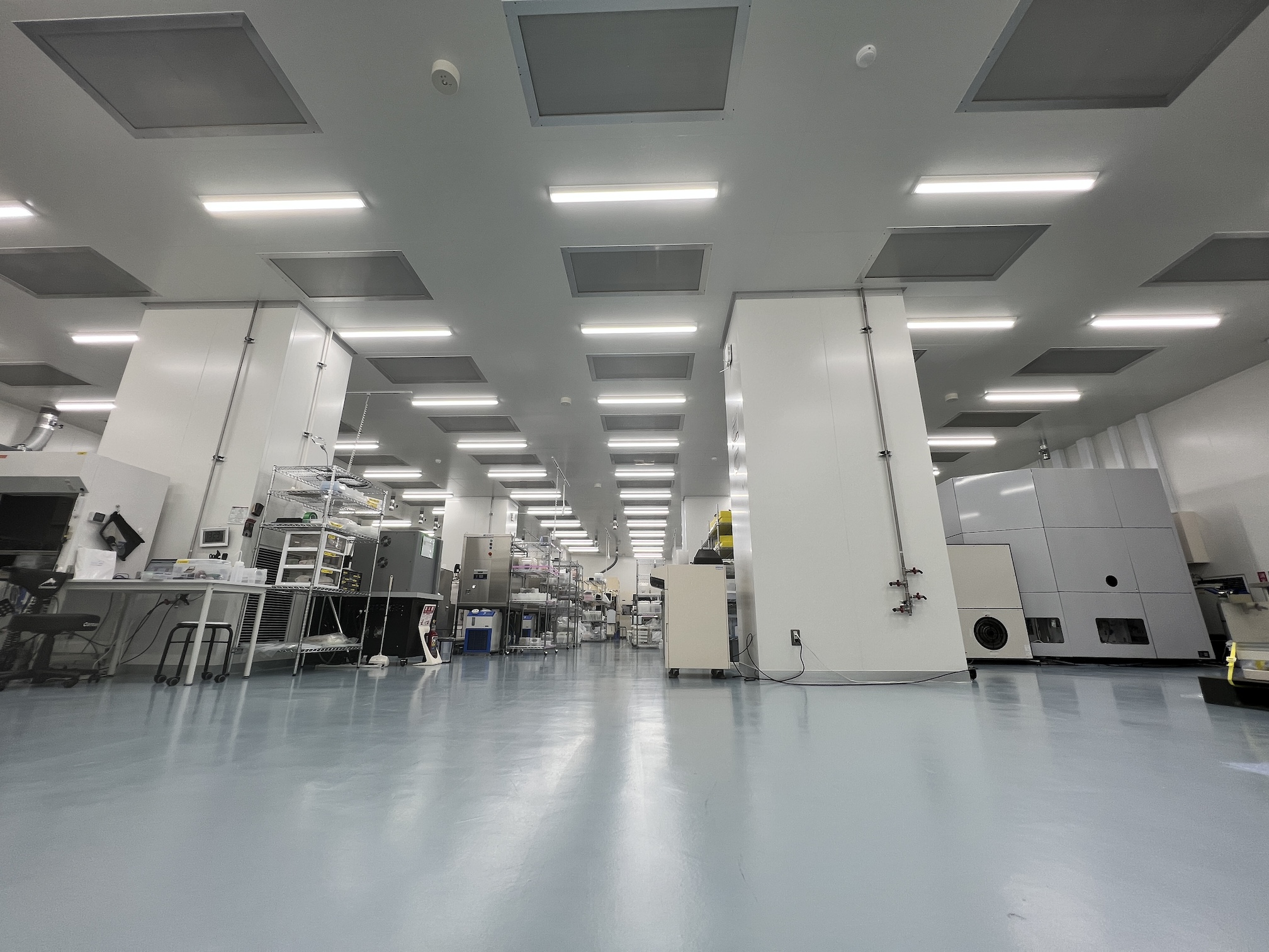 【安定の半導体業界】重量物なし！未経験OK★簡単マシン操作