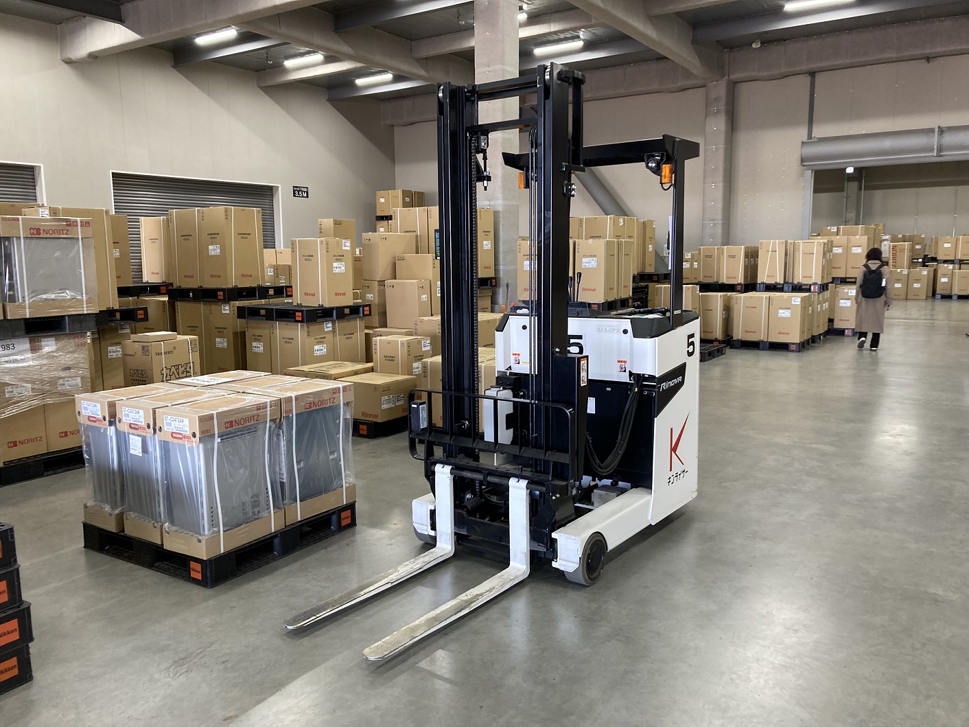 【レア案件】フォークの実務経験が積める！倉庫内での入出荷