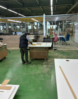 まるでDIY♪椅子をつくります★50代男性活躍★時給1500円