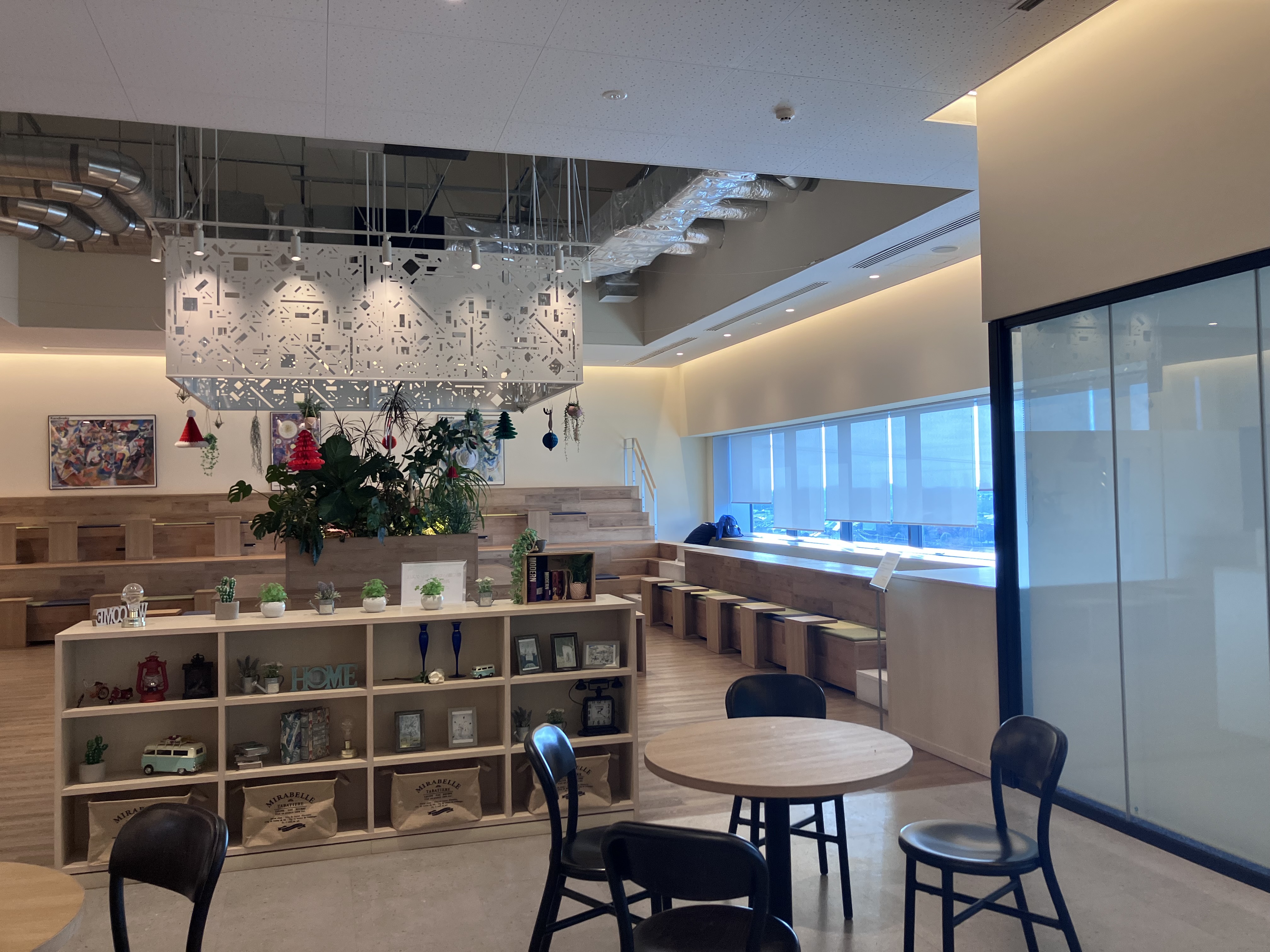 【期間限定】未経験OKで稼げる仕事！小物のピッキング作業★