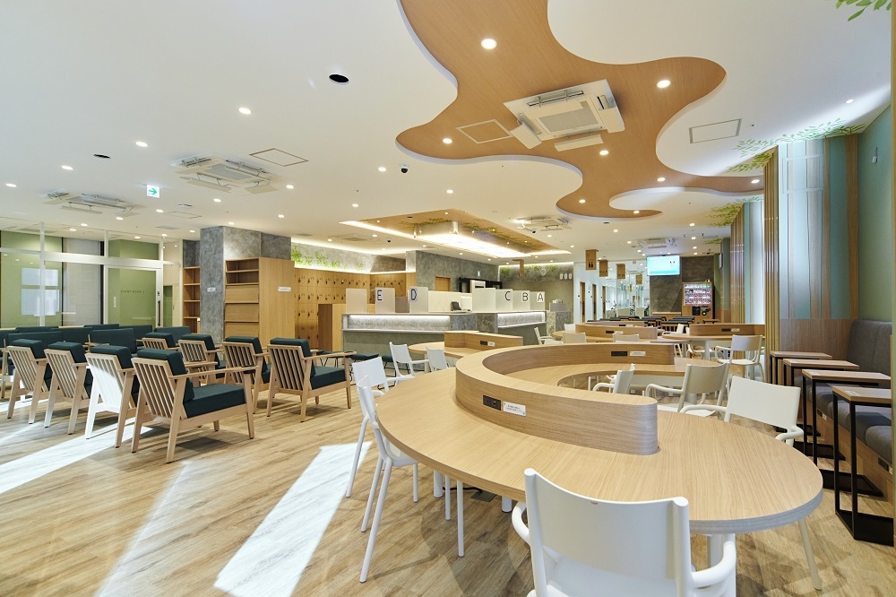 ＜月18日×月収例27万円＞座り仕事あり！医療品の棚入れ＆PC入力