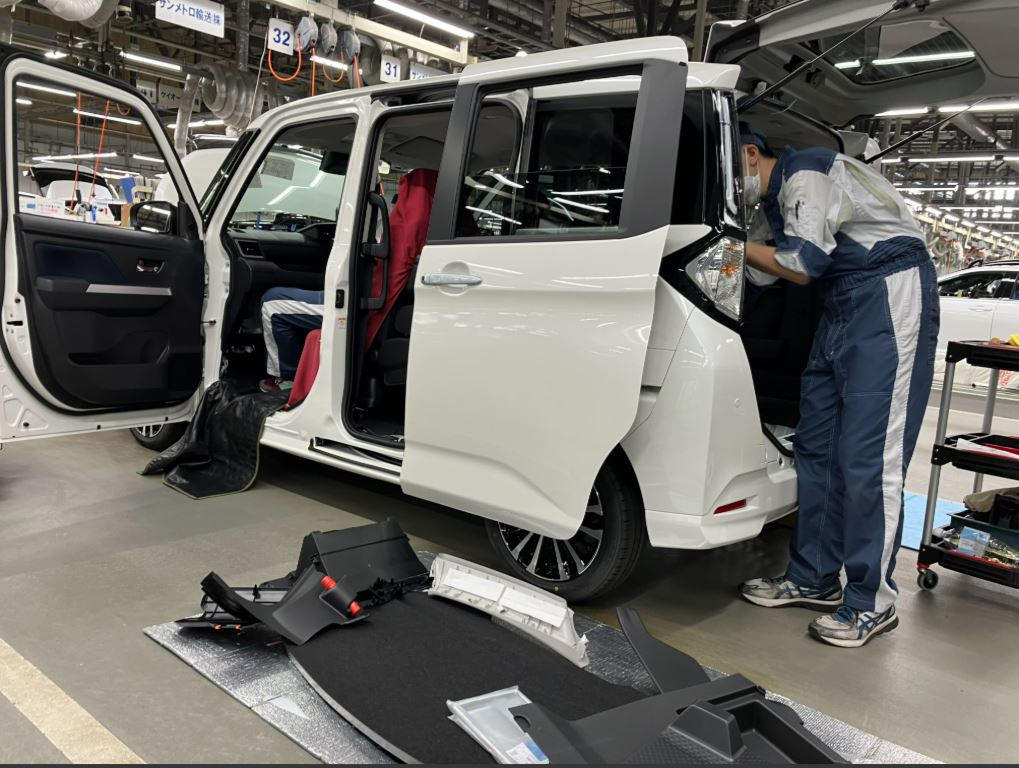 4月～☆空調完備で快適★ナンバープレートのネジ締め1600円