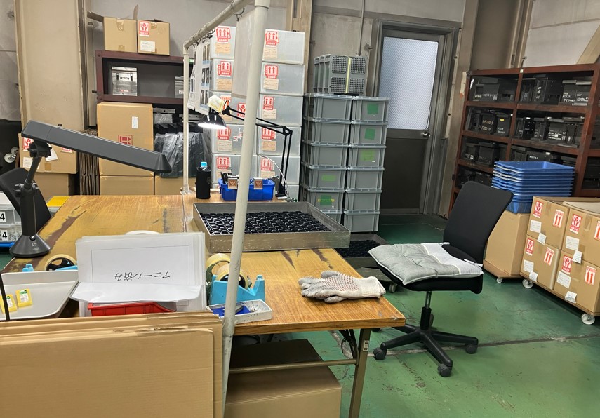 4月開始☆未経験OK★プラ部品のコツコツ製造1500円