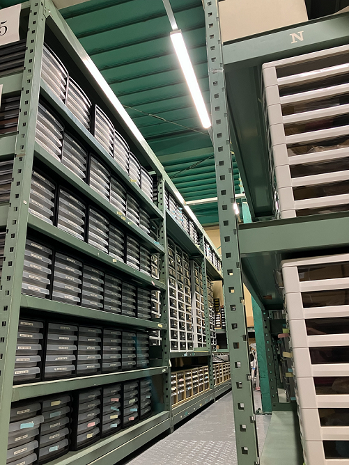 4月開始☆重い物なし♪小型部品モクモク作業◎未経験OK