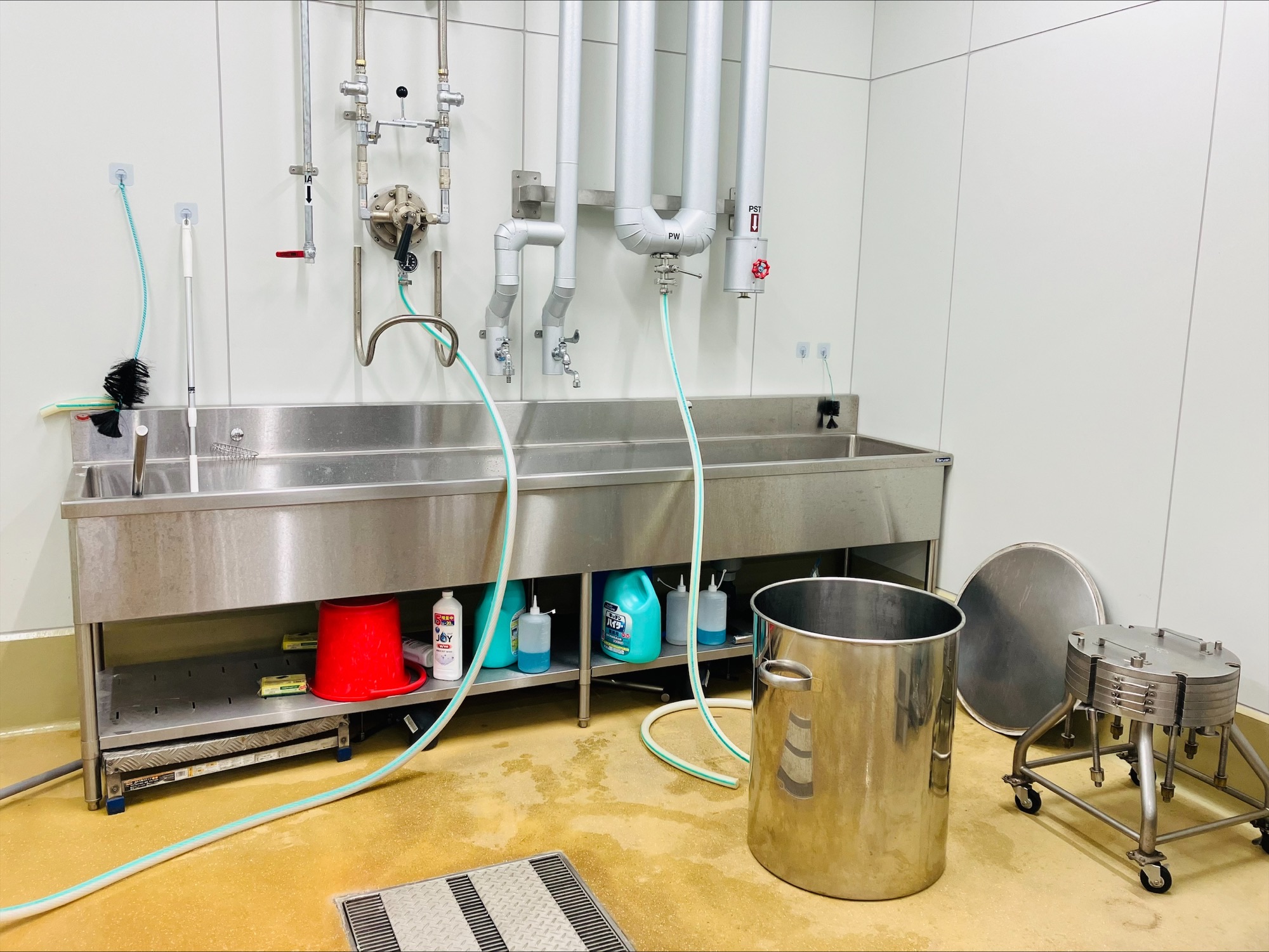 高収入でおすすめ☆化粧原料の製造サポート