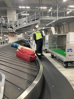 【成田空港内】高時給1,800円◎手荷物の仕分け　シニア活躍中♪