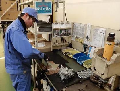 【田名】未経験歓迎！金属部品の出荷梱包業務★送迎バス有♪