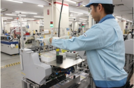 4名募集で採用チャンス◎封入マシン作業で月収例29万円☆