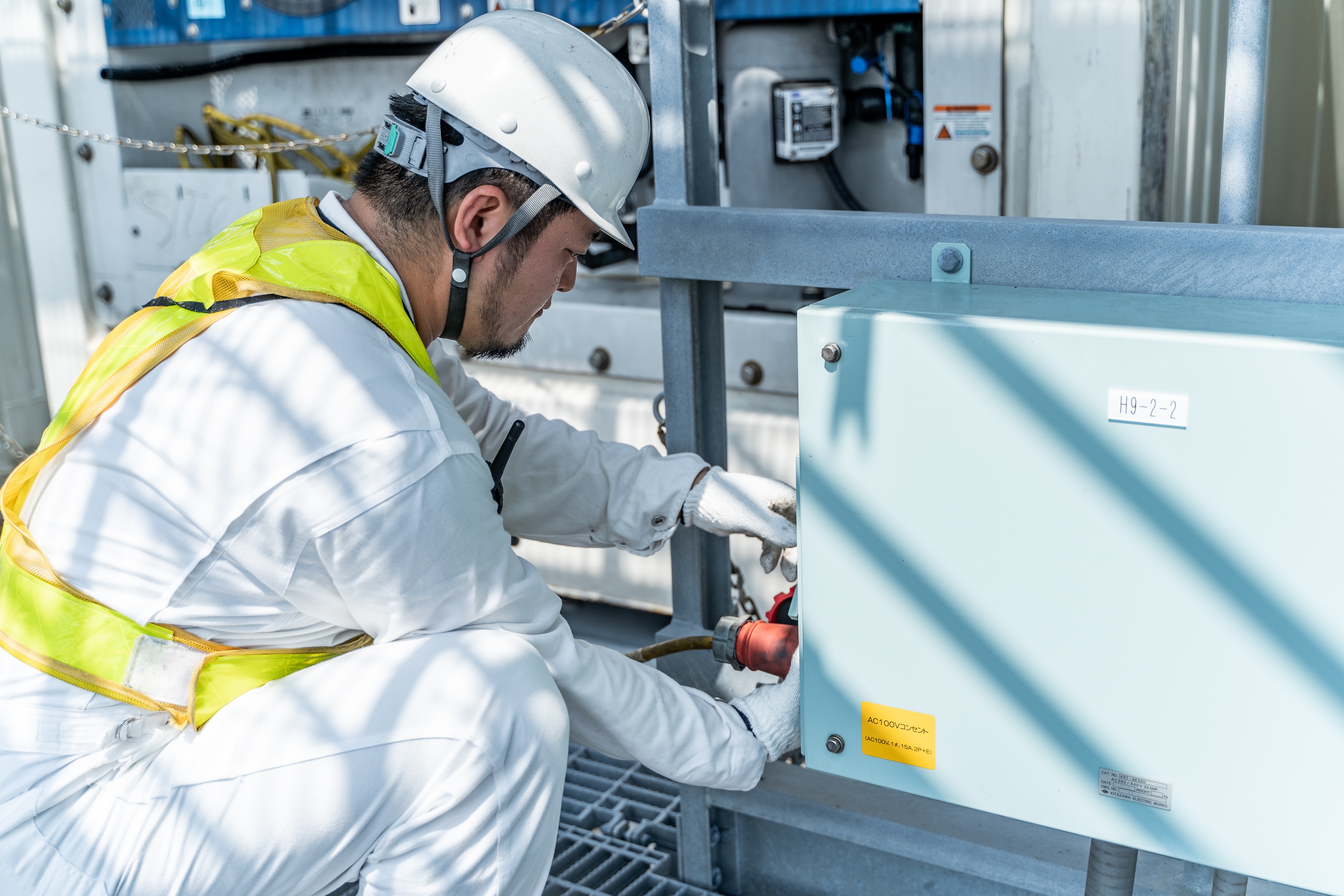 ＼こんなに簡単なのに高時給1600円！／プラグを抜き差しするダケ