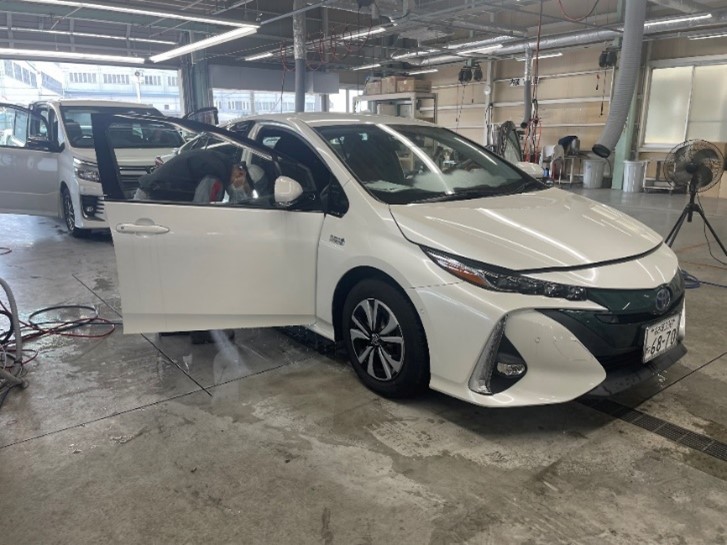 車両洗浄でスッキリ作業♪未経験OKで時給1700円☆