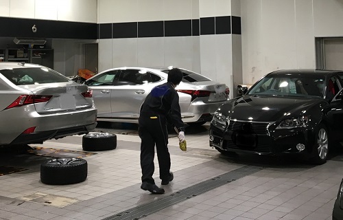 月収例29万円★接客ナシ★未経験OK！カーディーラーでの軽作業♪