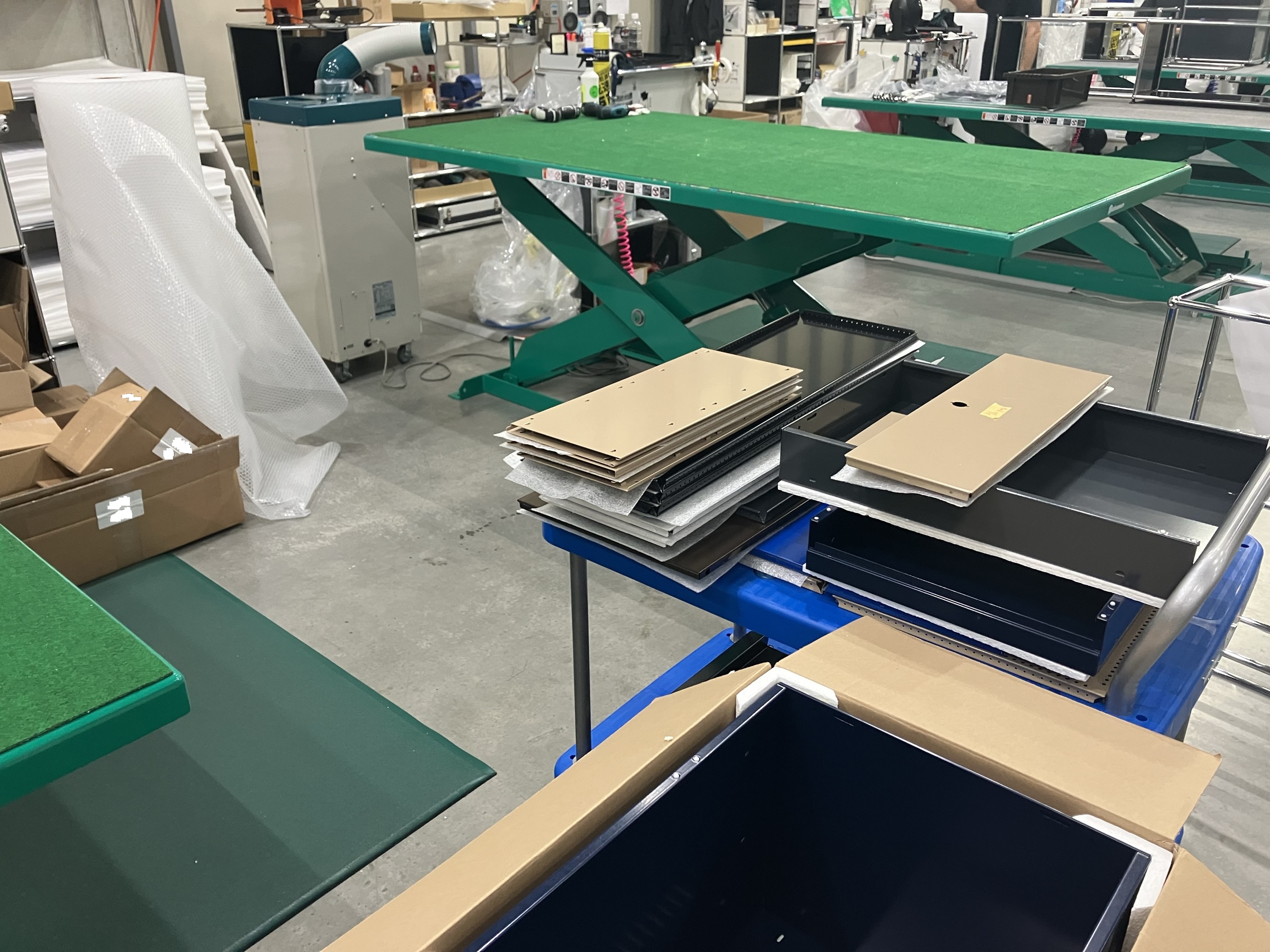 年収390万！正社員登用多数☆インテリア家具の組立