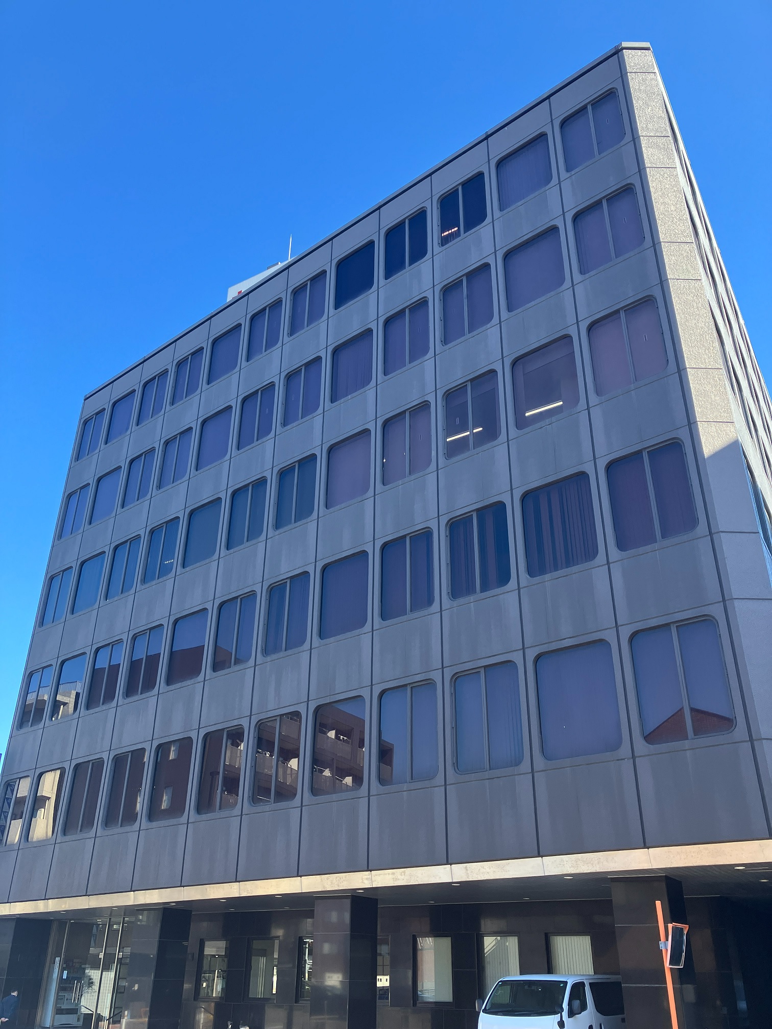 【田町徒歩3分】月収例26万円／エレベーター点検サポート