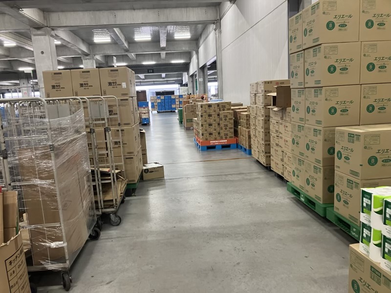 時給1600円で稼げる♪車通勤OKの入出荷や現場管理★