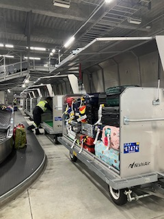 【定時退社で月収例30万円】未経験OK！成田空港で荷物の仕分け☆