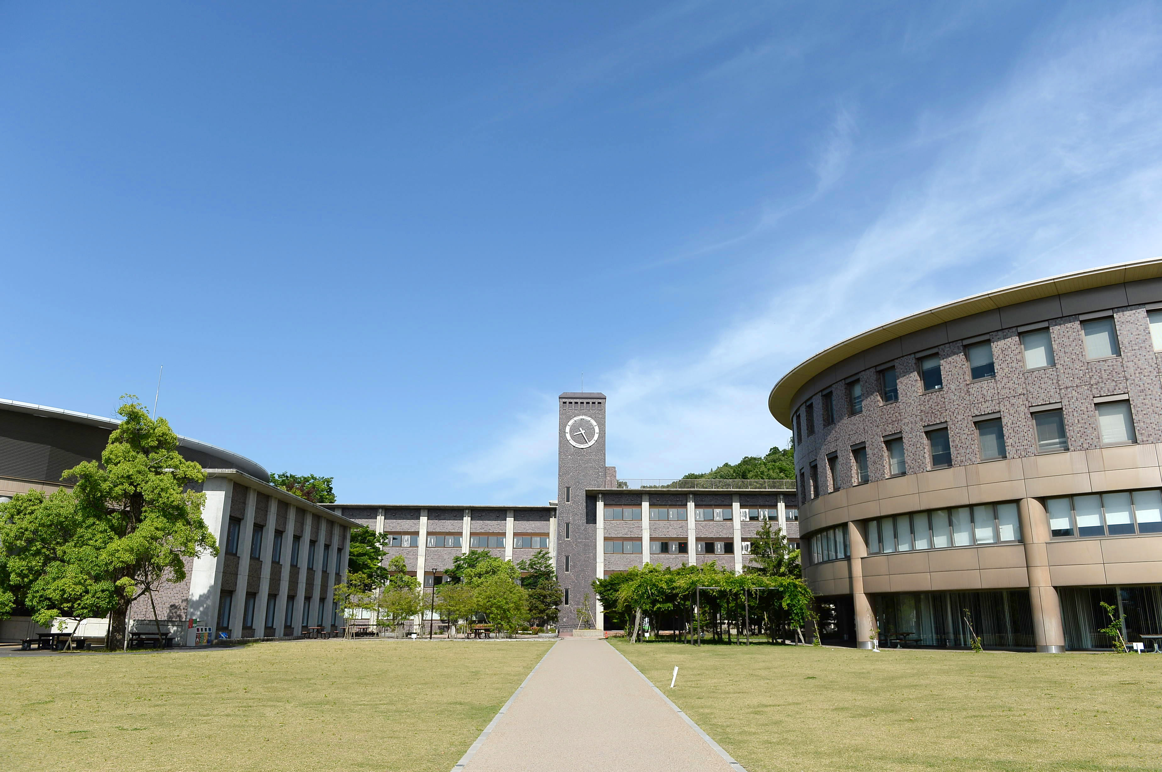 ＼４月開始／業界未経験OK！大学での事務サポ＊月21万円～↑