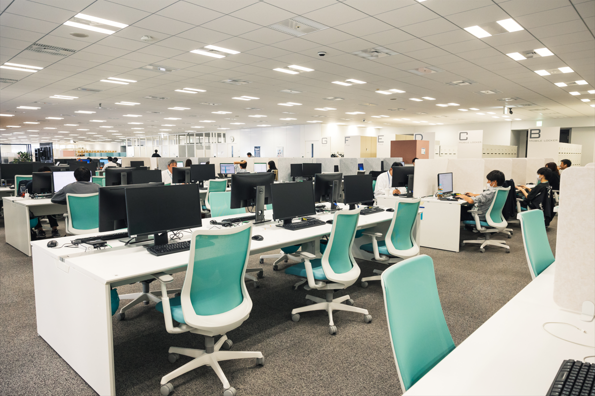 【営業事務の経験活かせる！】安心の大手企業★服装ネイル自由