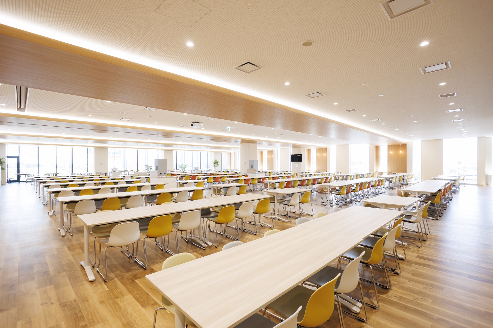 社員食堂も☆17時定時◎OJTあります！★マイカー通勤OK♪長期↑