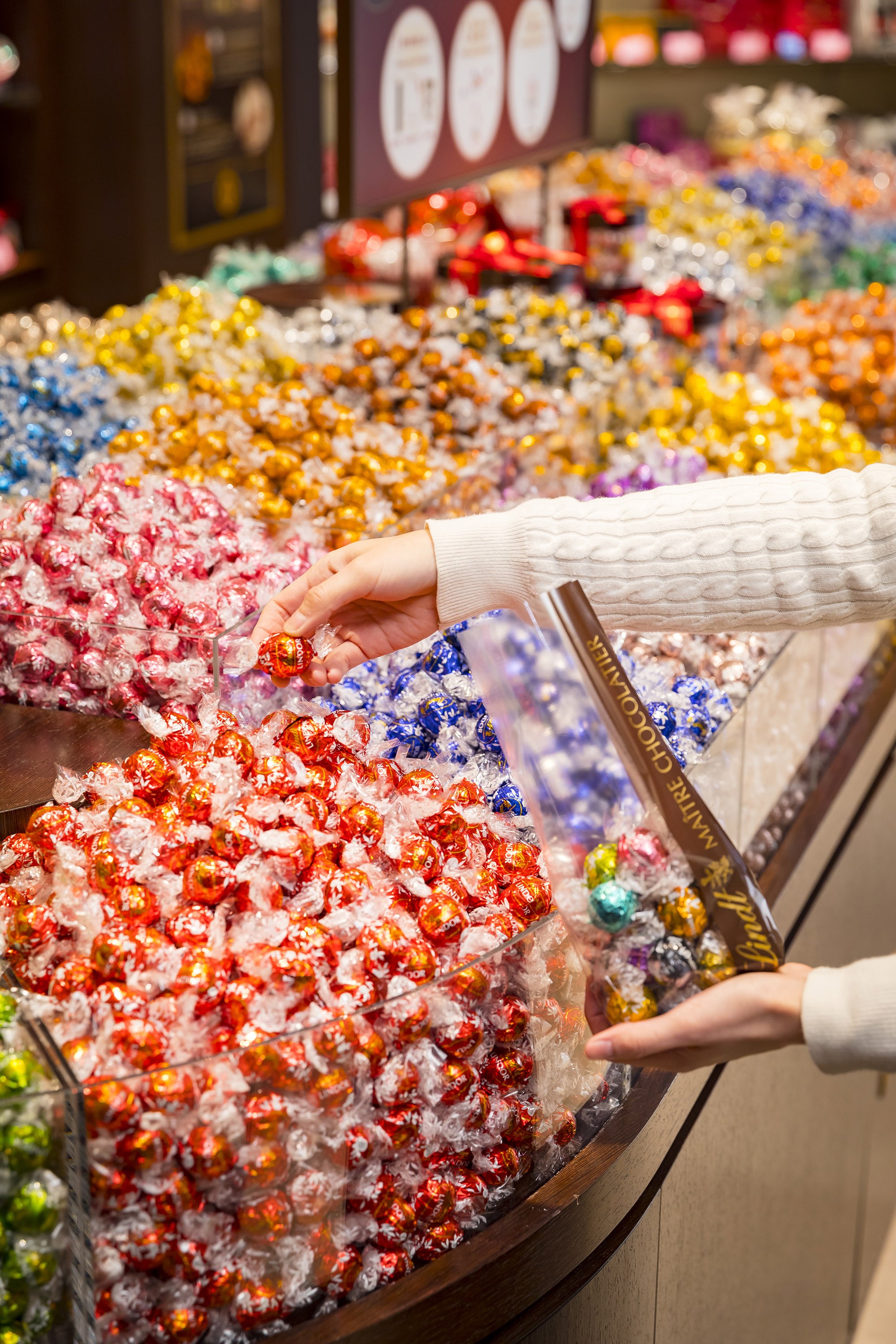 ＼丸くて美味しいチョコレートメーカー♪労務サポート★2100円☆
