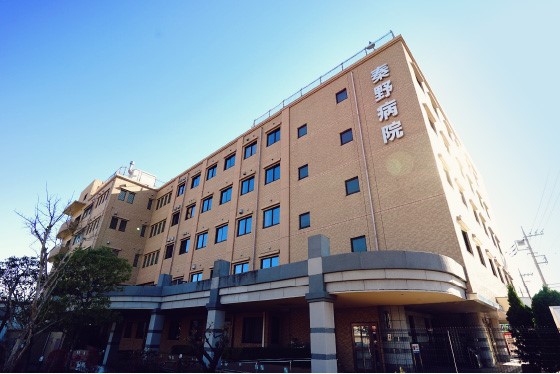 ＜無料送迎バス＞秦野エリア＊医療事務／昇給・賞与あり