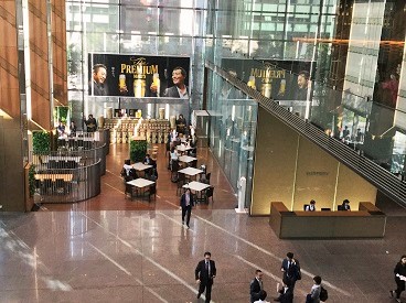 大手サントリーの自社ビル受付♪経験者カンゲイ◎7月開始☆