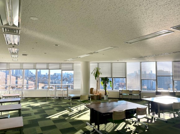 お休みが取りやすい♪＼定時17:00／服装自由！有名★保険会社！