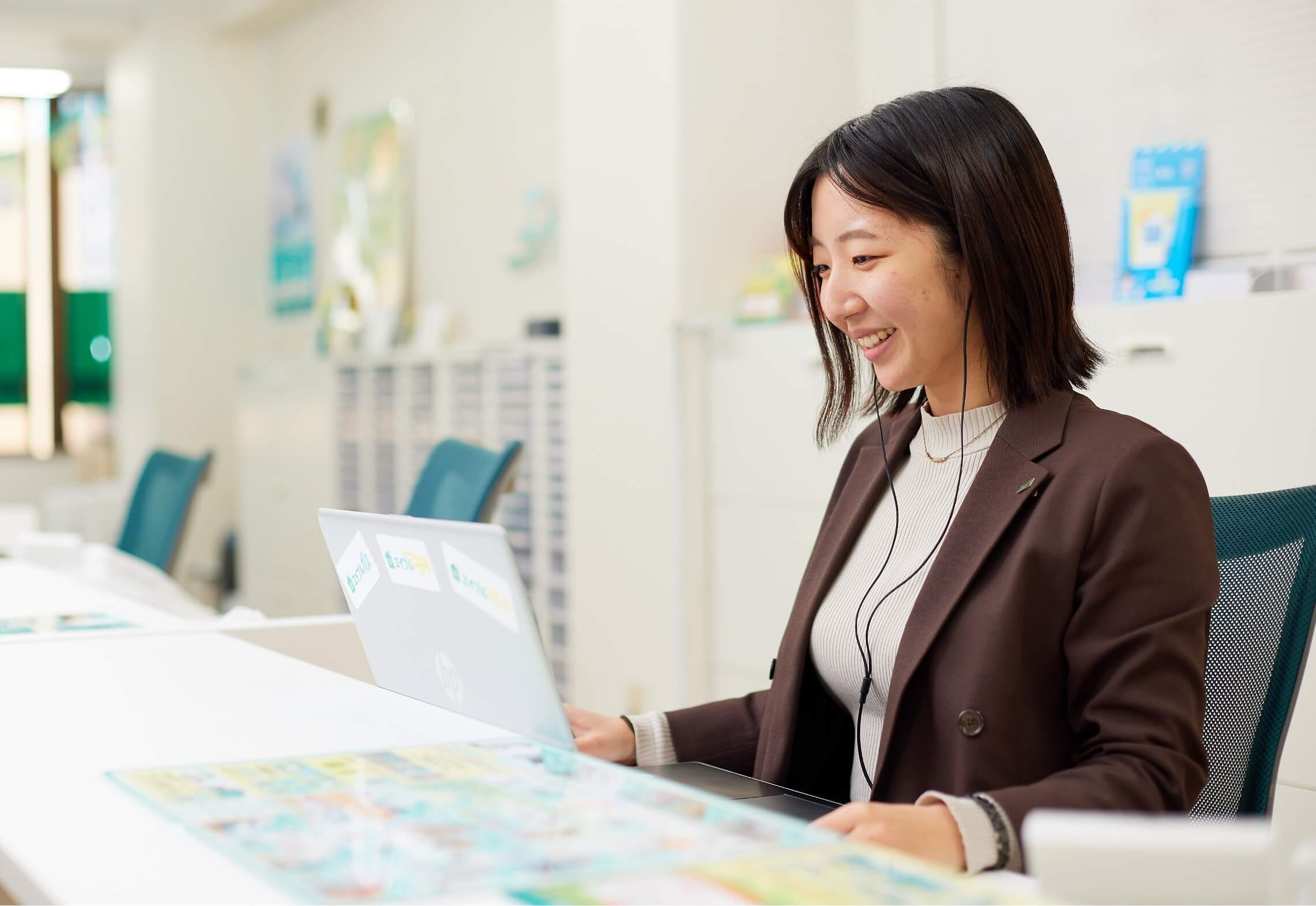 未経験OK★月収22万越え↑＜物件案内・内勤で事務処理♪＞