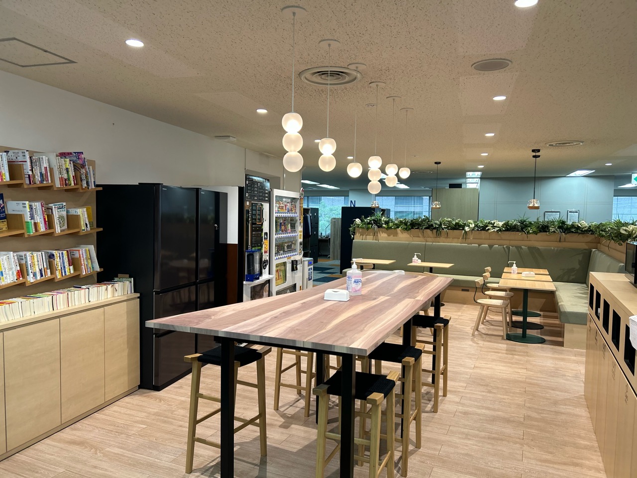 【8月★貿易ジム】月収24万↑20-30代活躍中♪定着率◎淀屋橋スグ
