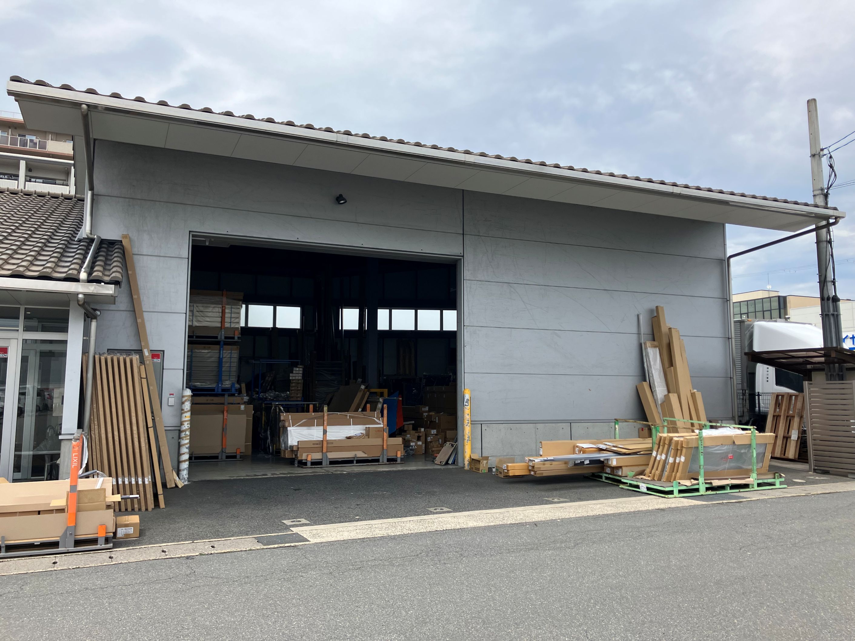 月収25万以上↑★ミドル活躍中★フォーク4割／入出庫作業6割