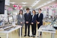 ＼即日スタート／『時給1300円』メガネ販売のオシゴト♪ ♪