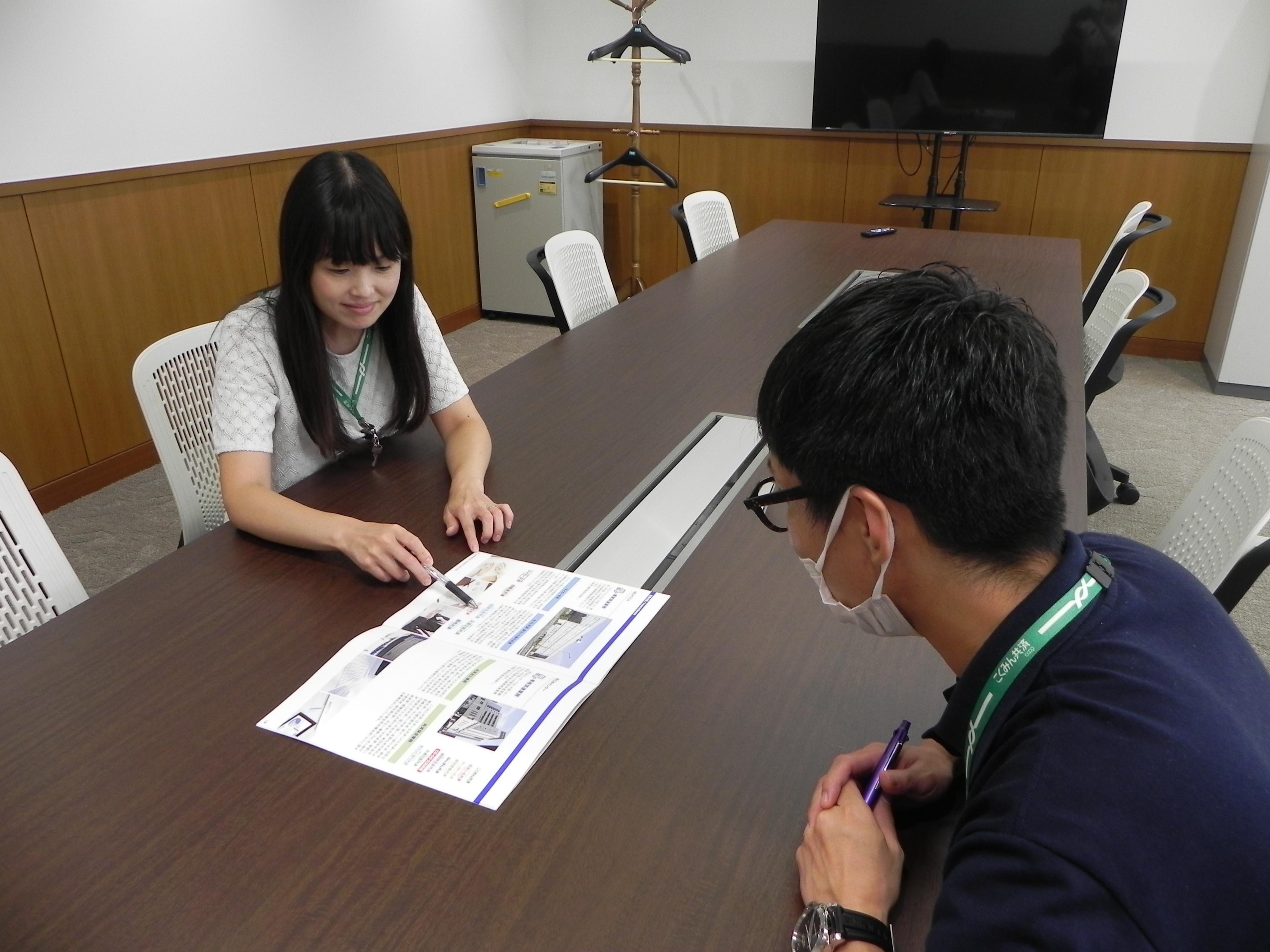 【大手保険会社】長期◆残業なし★社員のお困りごとをサポート☆