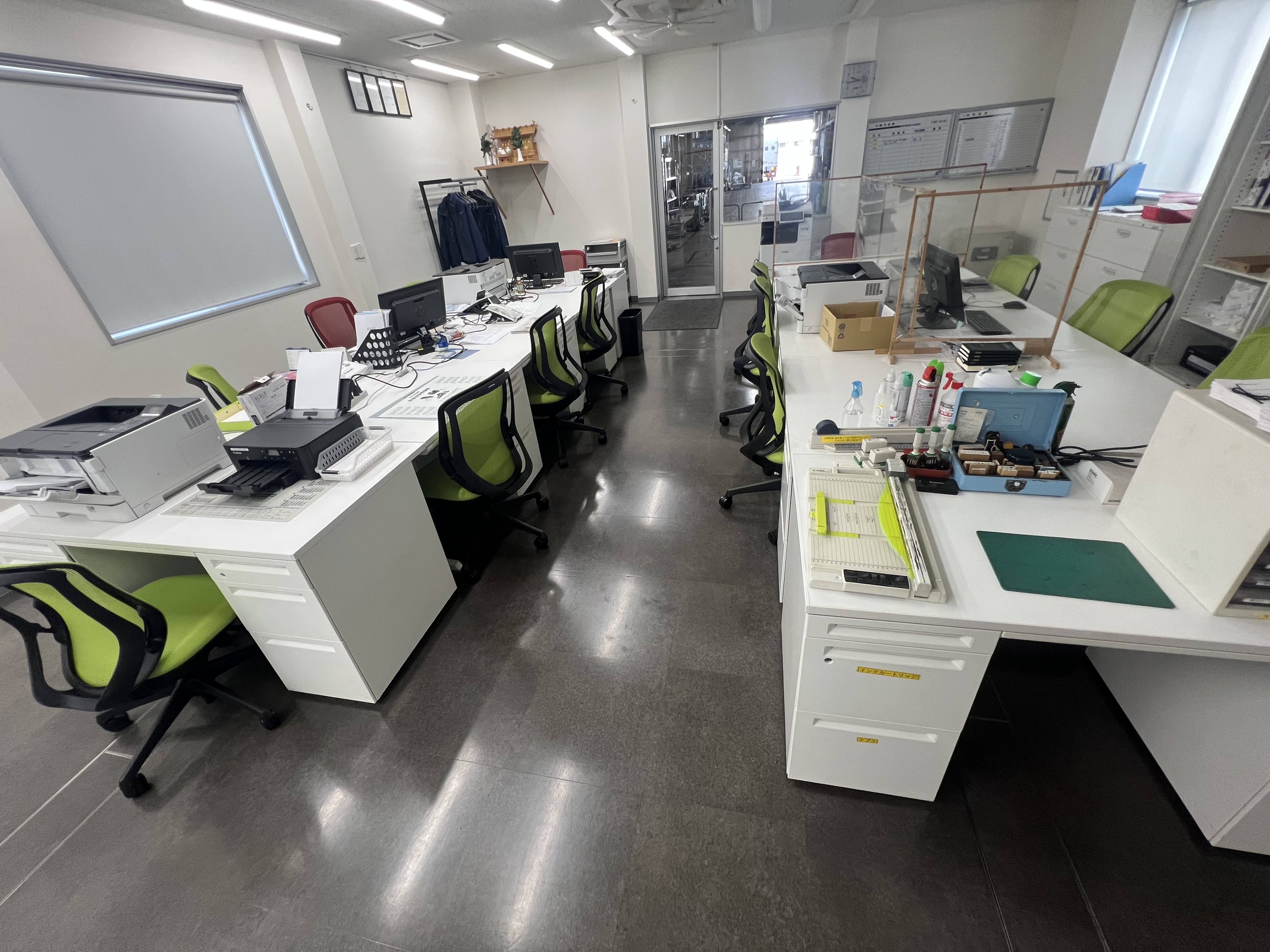 【年収300万円↑】あこがれの商社×事務★派遣社員からスタート