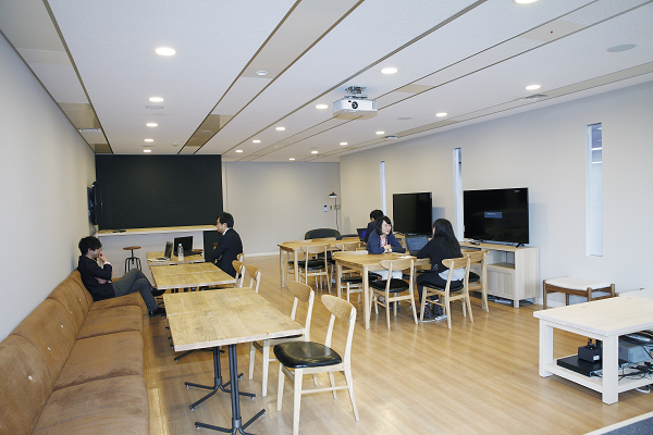 《出社は月1回程度》高↑2000★インサイドセールス★ベンチャー