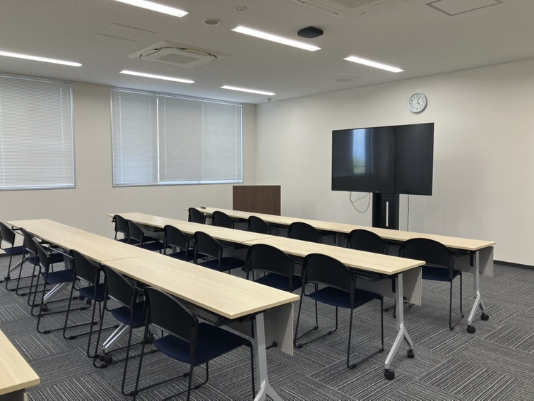 【年収350万～500万】年間休日125日☆採用などの人事のおしごと