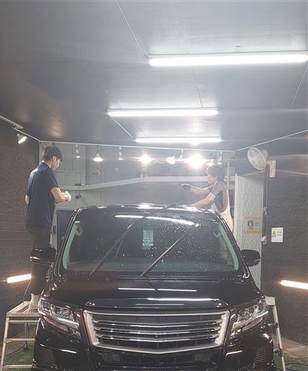 ＼月収25.6万超え／新車などを洗車するオシゴト