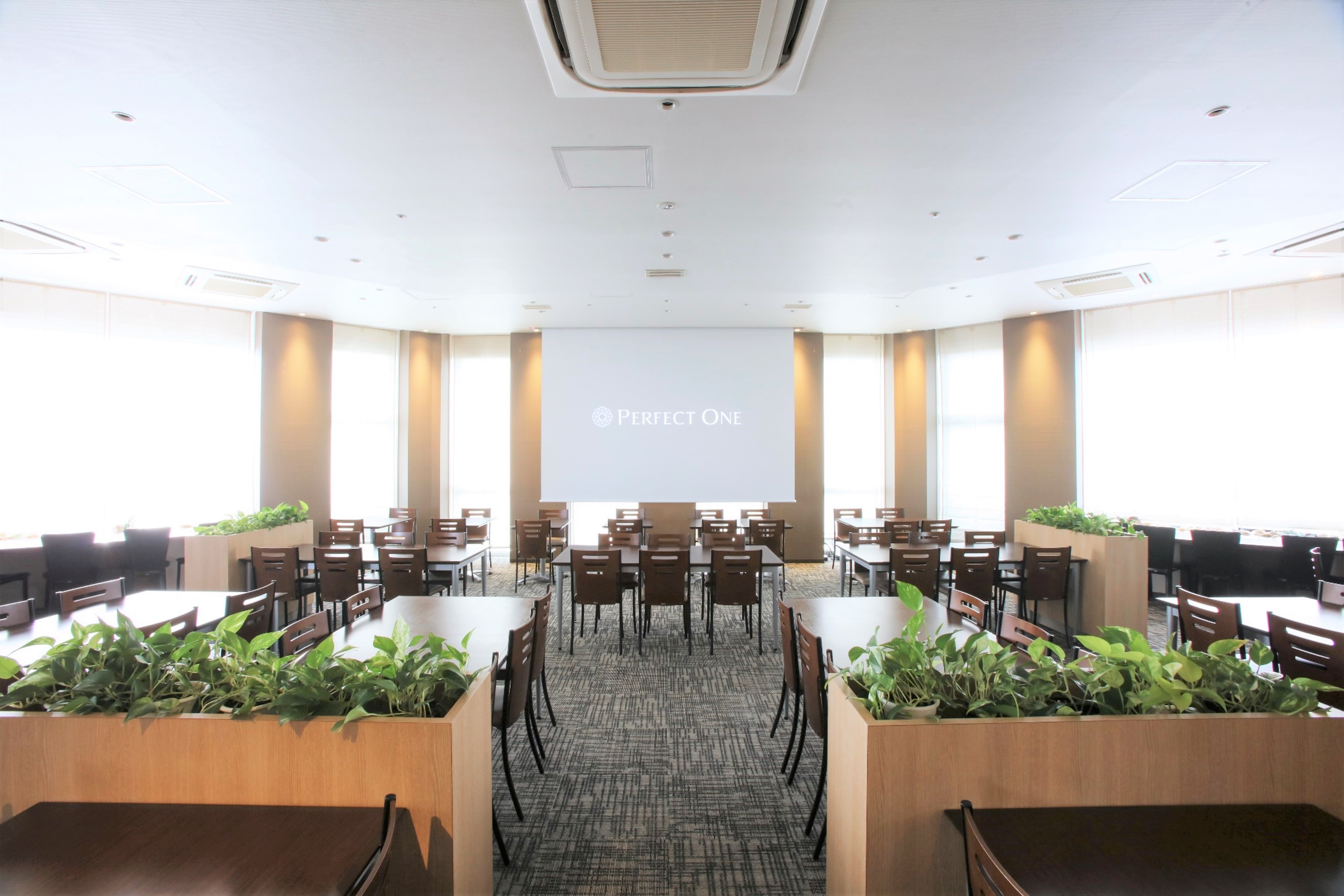 ＼事務未経験OK＊1310円／製薬会社で人事サポ【時短・週3OK】