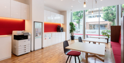 ＼受付をやりたい方必見◎／ネイル自由！制服なしの受付ジム♪