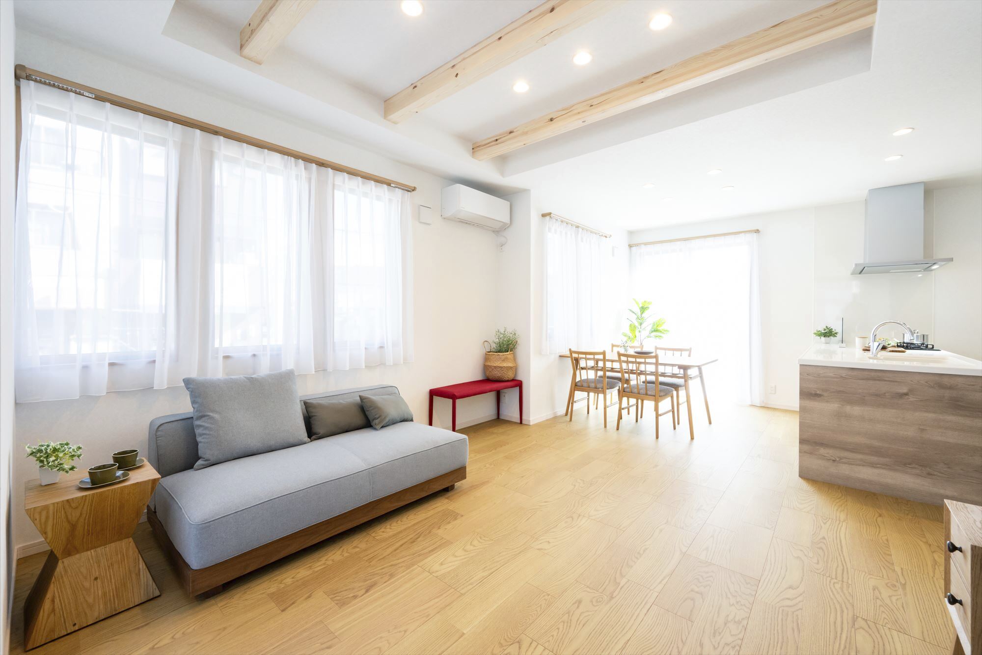 【西一宮/扶養】土日祝だけ♪住宅ショールームで接客のオシゴト